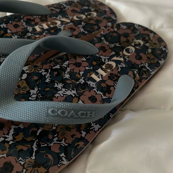 Coach floral flip-flops - Picture 3 of 5